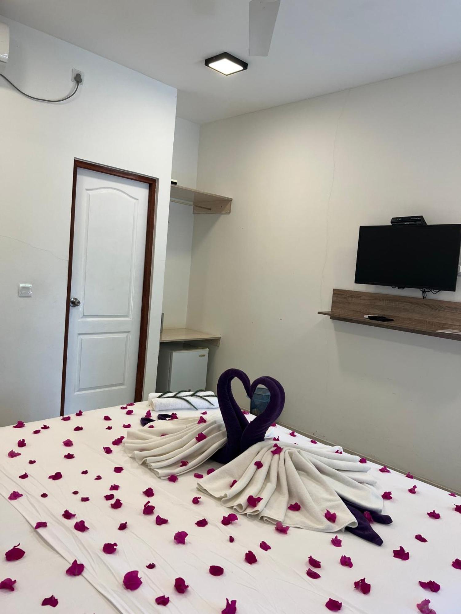Lagoon Villa Maldives Тодду Экстерьер фото
